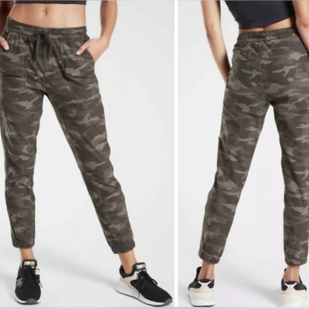 Athleta camo joggers